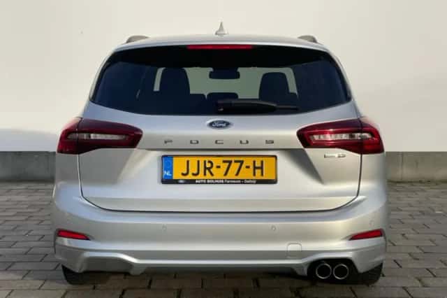 Ford Focus (2023) thumbnail 3