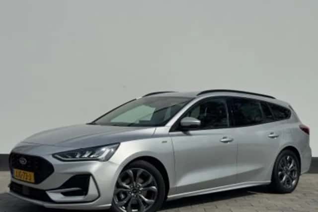 Ford Focus (2023) thumbnail 3