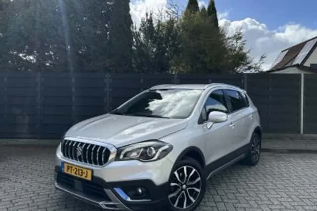 Suzuki S-Cross (2023) thumbnail 4