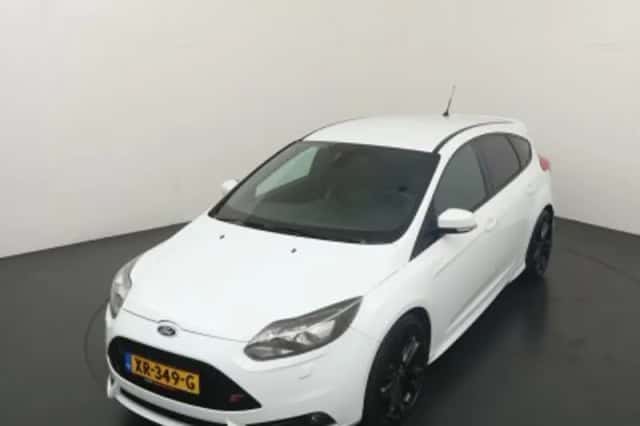 Ford Focus (2021) thumbnail 2