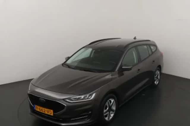Ford Focus (2021) thumbnail 3