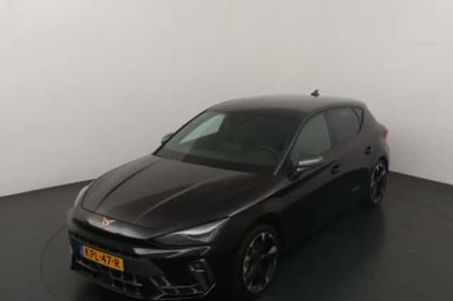 CUPRA Leon (2025) thumbnail 3