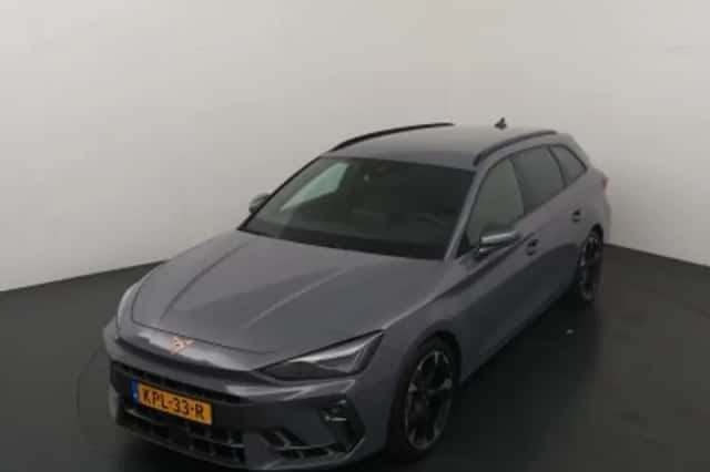 CUPRA Leon (2025) thumbnail 4