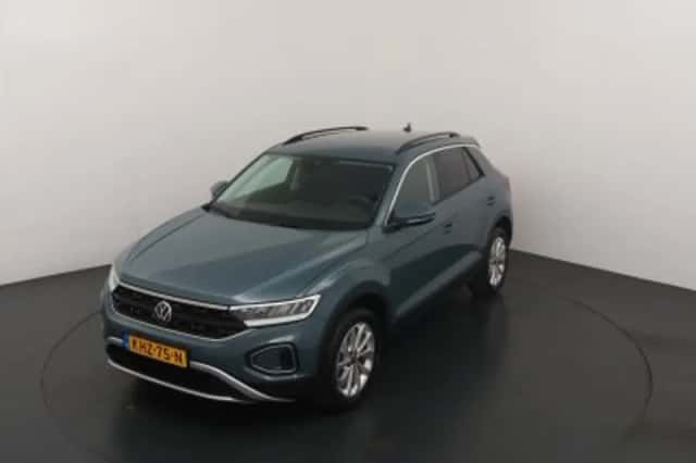Volkswagen T-Roc (2025) thumbnail 3