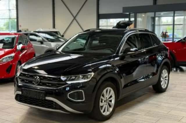 Volkswagen T-Roc (2025) thumbnail 1