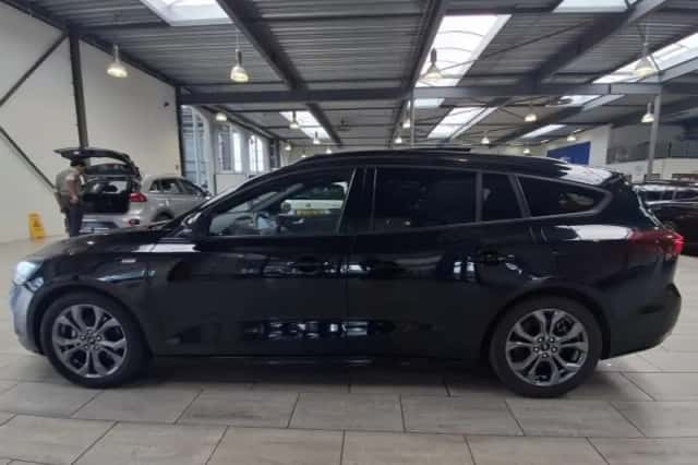 Ford Focus (2025) thumbnail 2