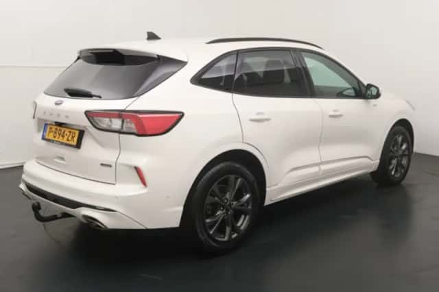 Ford Kuga (2021) thumbnail 5