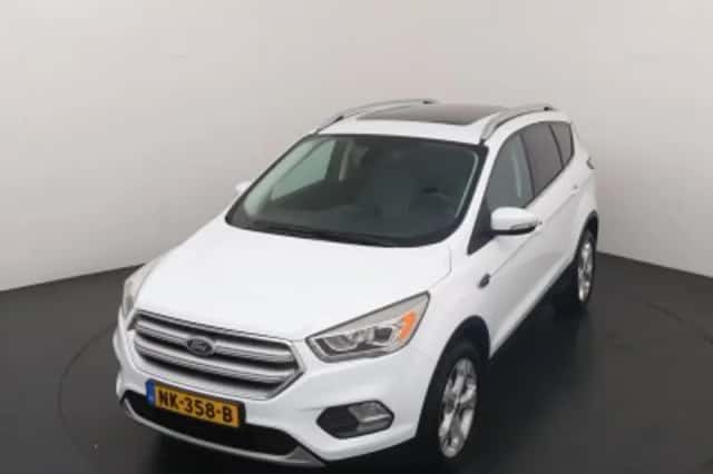 Ford Kuga (2018) thumbnail 1