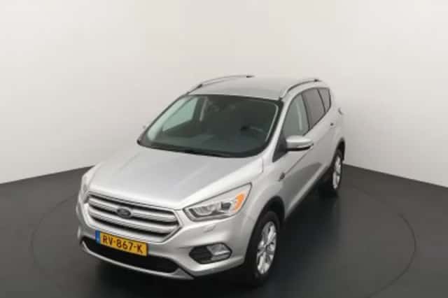 Ford Kuga (2018) thumbnail 4