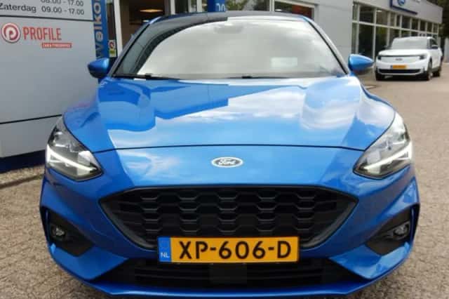 Ford Focus (2019) thumbnail 3