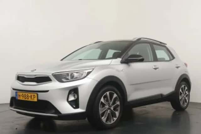 Kia Stonic (2023) thumbnail 2