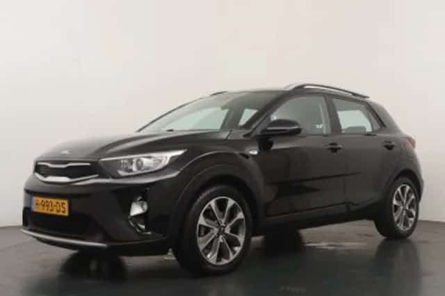 Kia Stonic (2023) thumbnail 3