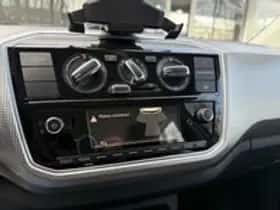 Volkswagen Up (2018) thumbnail 23