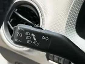 Volkswagen Up (2018) thumbnail 29