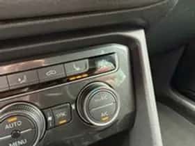 Volkswagen Tiguan (2018) thumbnail 12