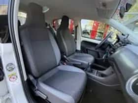 Volkswagen Up (2019) thumbnail 12