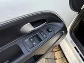 Volkswagen Up (2019) thumbnail 18