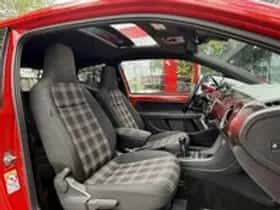 Volkswagen Up (2019) thumbnail 4