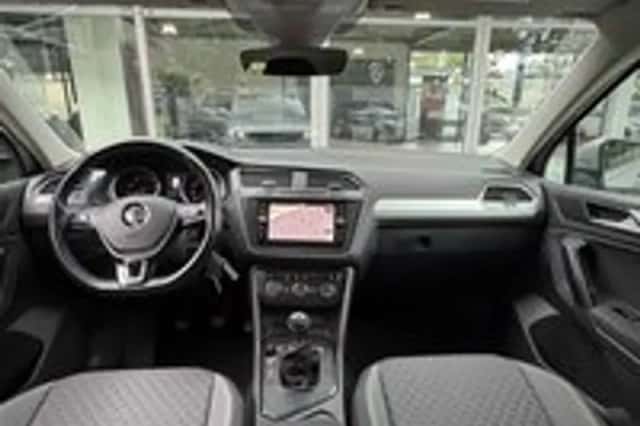 Volkswagen Tiguan (2018) thumbnail 4