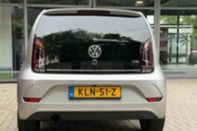 Volkswagen Up (2018) thumbnail 5