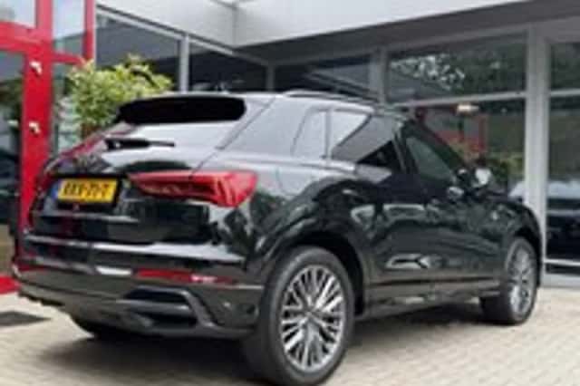 Audi Q3 (2021) thumbnail 3