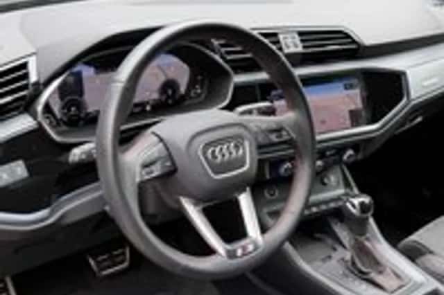 Audi Q3 (2021) thumbnail 4