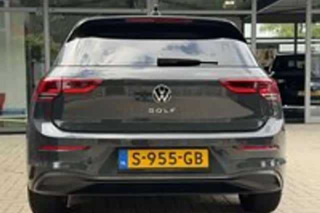 Volkswagen Golf (2022) thumbnail 5
