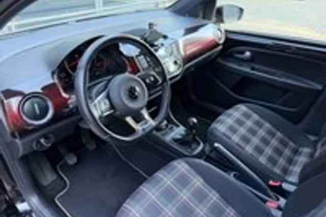 Volkswagen Up (2021) thumbnail 2