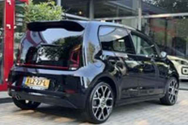 Volkswagen Up (2021) thumbnail 3