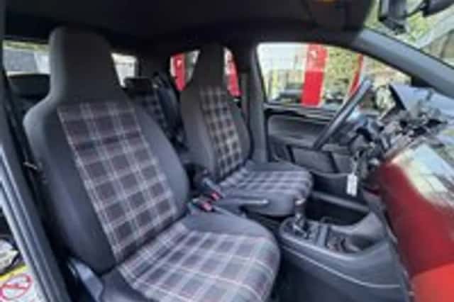 Volkswagen Up (2021) thumbnail 6