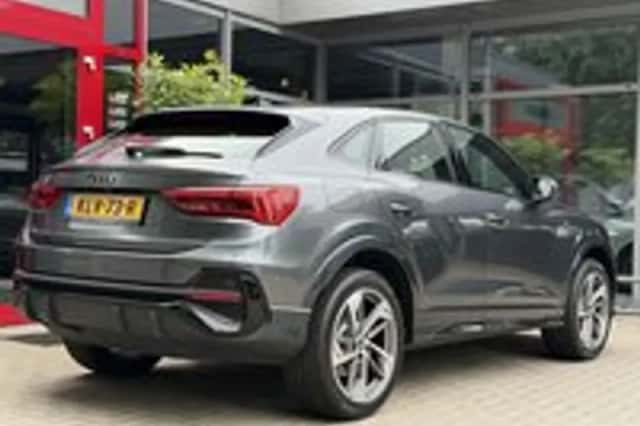 Audi Q3 (2021) thumbnail 3