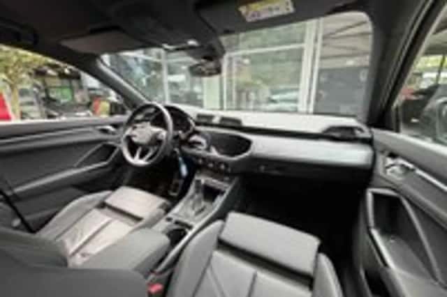 Audi Q3 (2021) thumbnail 4