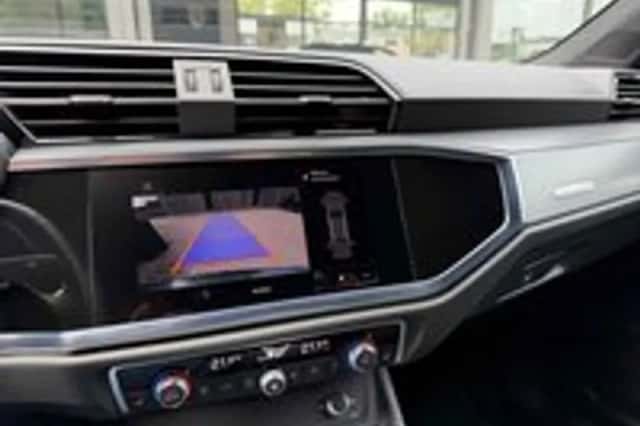 Audi Q3 (2021) thumbnail 6