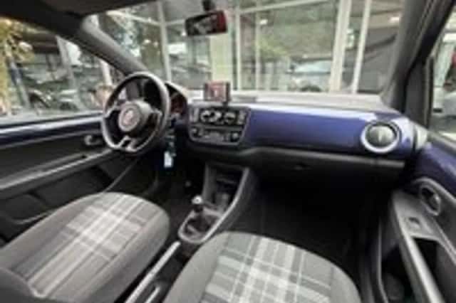 Volkswagen Up (2015) thumbnail 4