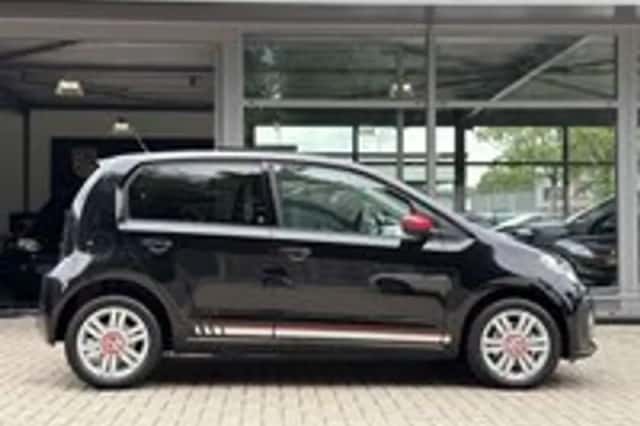 Volkswagen Up (2017) thumbnail 5