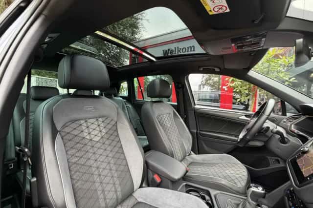 Volkswagen Tiguan (2023) thumbnail 4