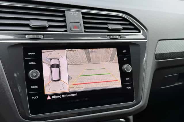 Volkswagen Tiguan (2023) thumbnail 6