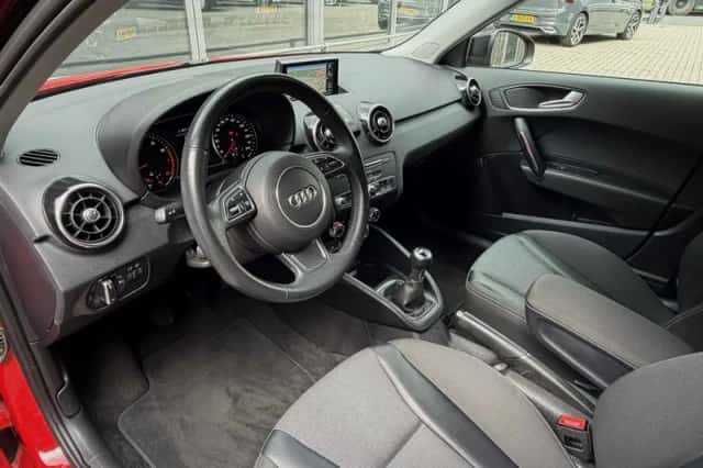 Audi A1 (2016) thumbnail 2