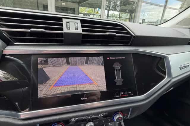 Audi Q3 (2019) thumbnail 6