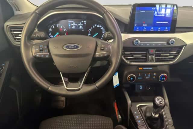 Ford Focus (2020) thumbnail 2