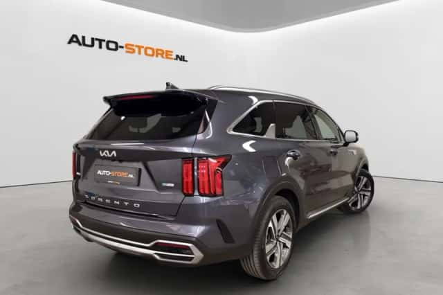 Kia Sorento (2021) thumbnail 5