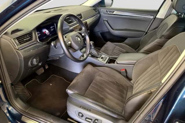 Škoda Superb (2022) thumbnail 3