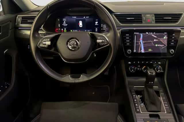 Škoda Superb (2022) thumbnail 5