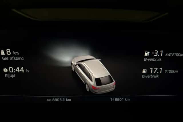 Škoda Superb (2021) thumbnail 6