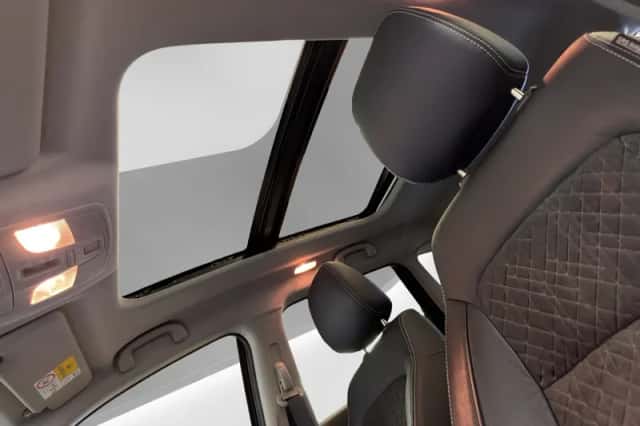 Suzuki Vitara (2022) thumbnail 2