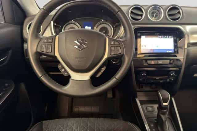 Suzuki Vitara (2022) thumbnail 4