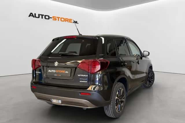 Suzuki Vitara (2022) thumbnail 5