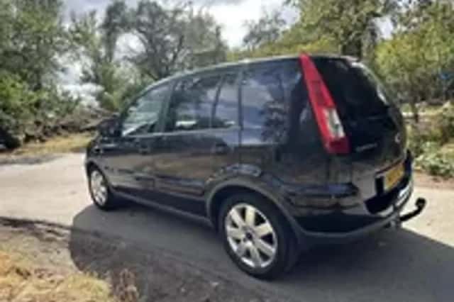 Ford Fusion (2010) thumbnail 2