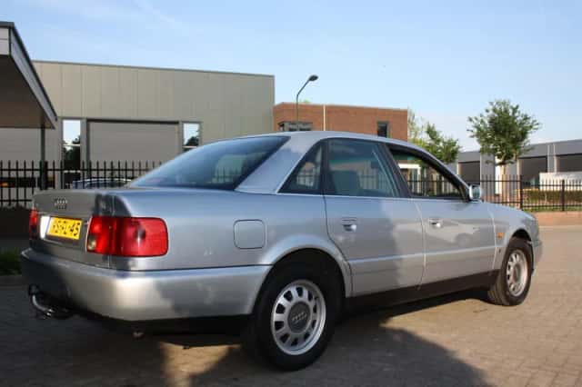 Audi A6 (1997) thumbnail 4