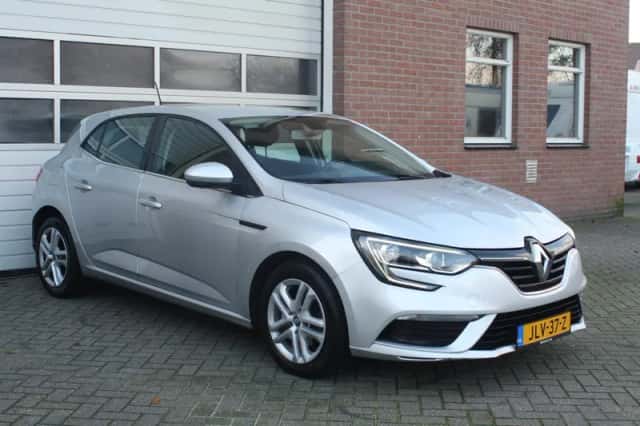 Renault Mégane (2019) thumbnail 3